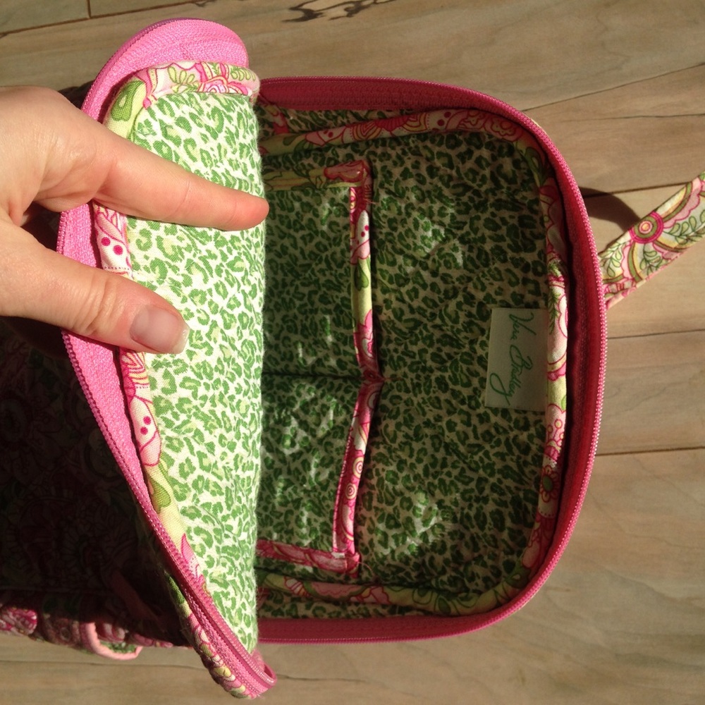 • the vera bradley backpack - Picture 4 of 8